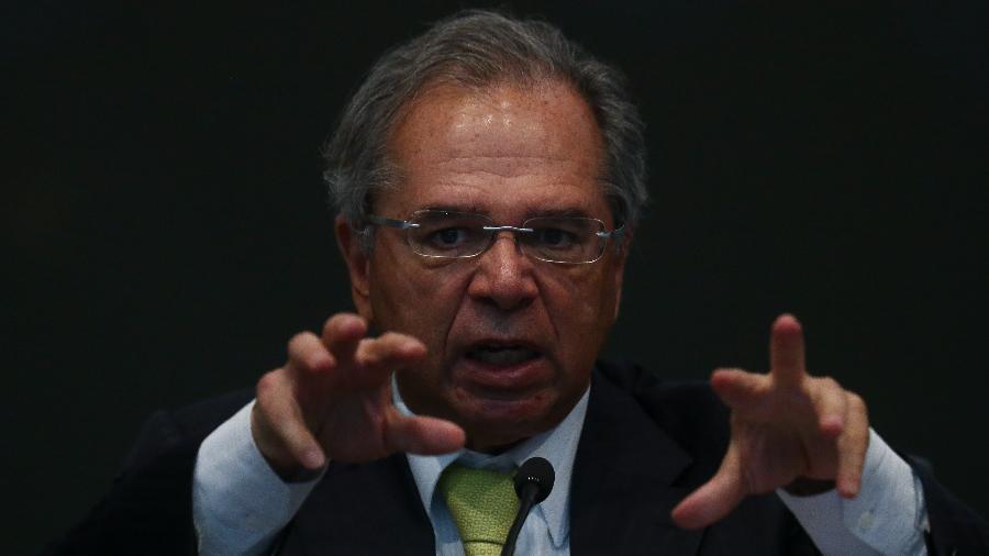 Após derrota na Previdência, Guedes manda compensar 'cada bilhão perdido'